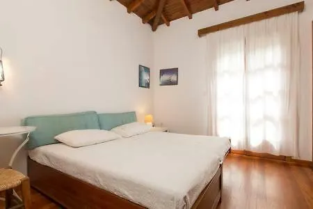 Afroditi * נאוס מרמרס